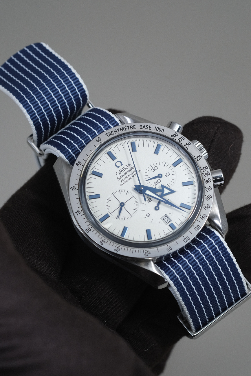 Часы   Omega Speedmaster Broad Arrow 42Mm  3551.20.00