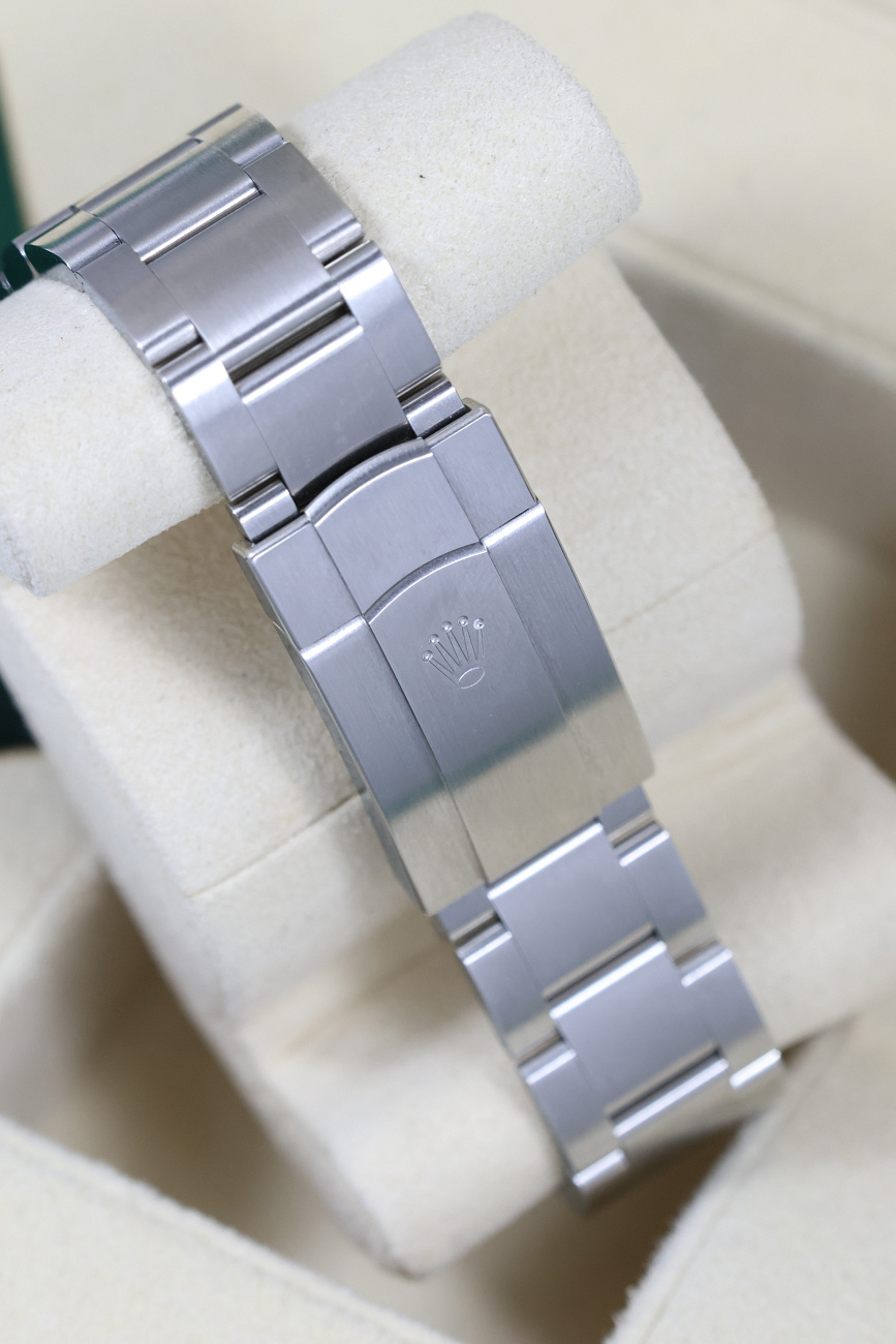 Часы Rolex  Oyster Perpetual 41 Mm Beige Dial  134300