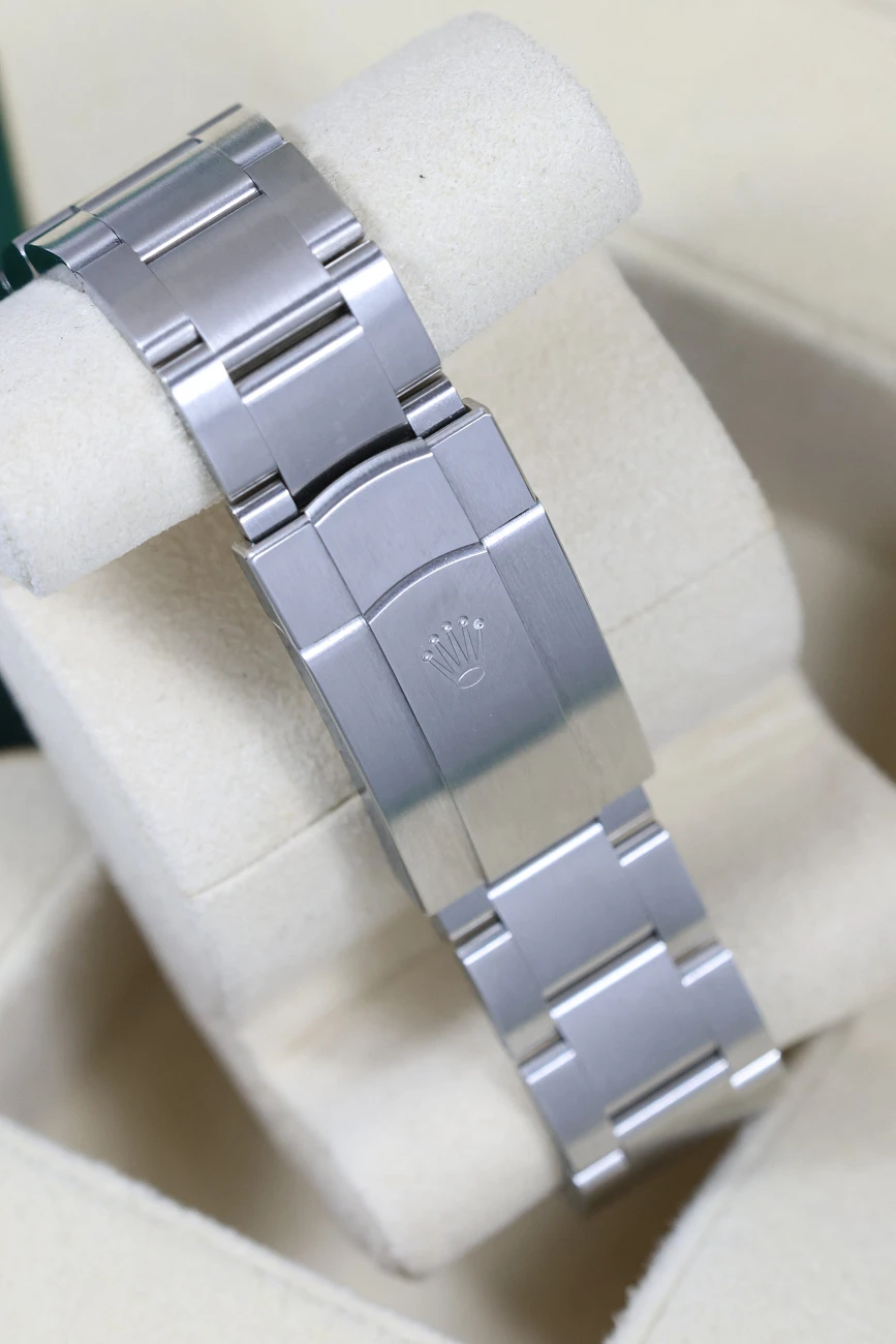 Часы Rolex  Oyster Perpetual 41 Mm Beige Dial  134300