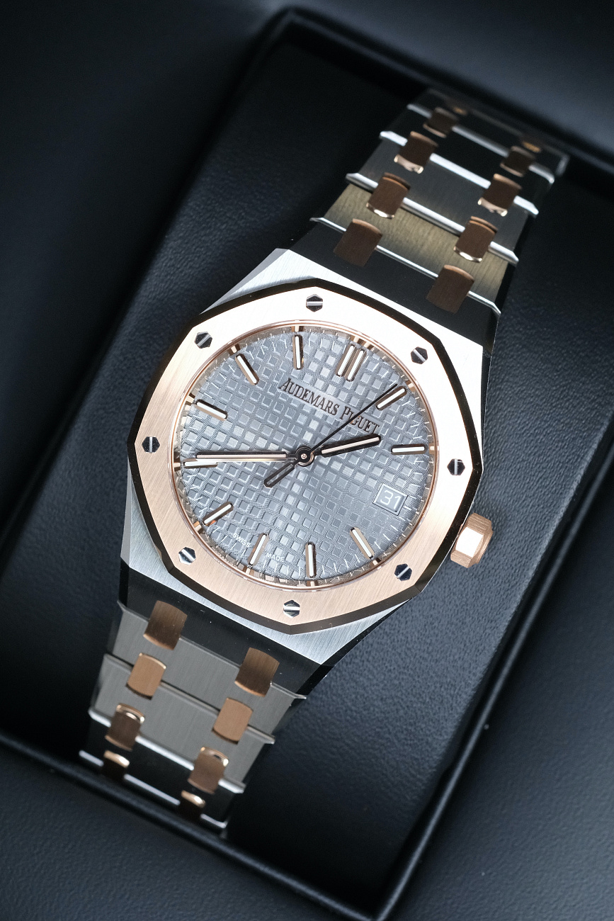 Часы Audemars Piguet  Royal Oak Steel Gold Grey Dial  77450SR.OO.1361SR.03