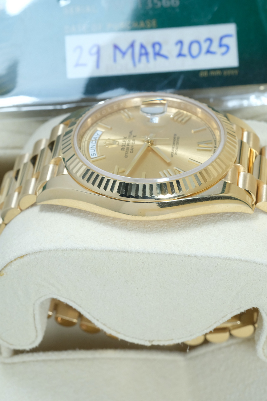 Часы Rolex  Day Date 40Mm Yellow Gold New Champagne Dial  228238