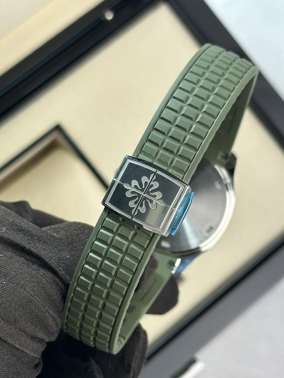 Часы Patek Philippe  Aquanaut Luce Olive Green  5267/200A