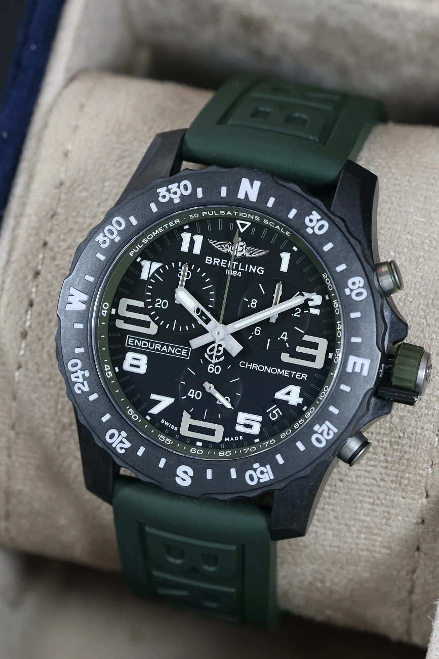 Часы Breitling  Endurance Pro Breitlight Green  X82310D31B1S1