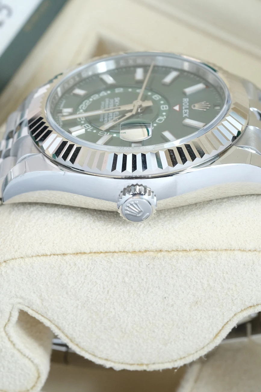 Часы Rolex  Oyster Perpetual Sky-Dweller Olive Green  336934