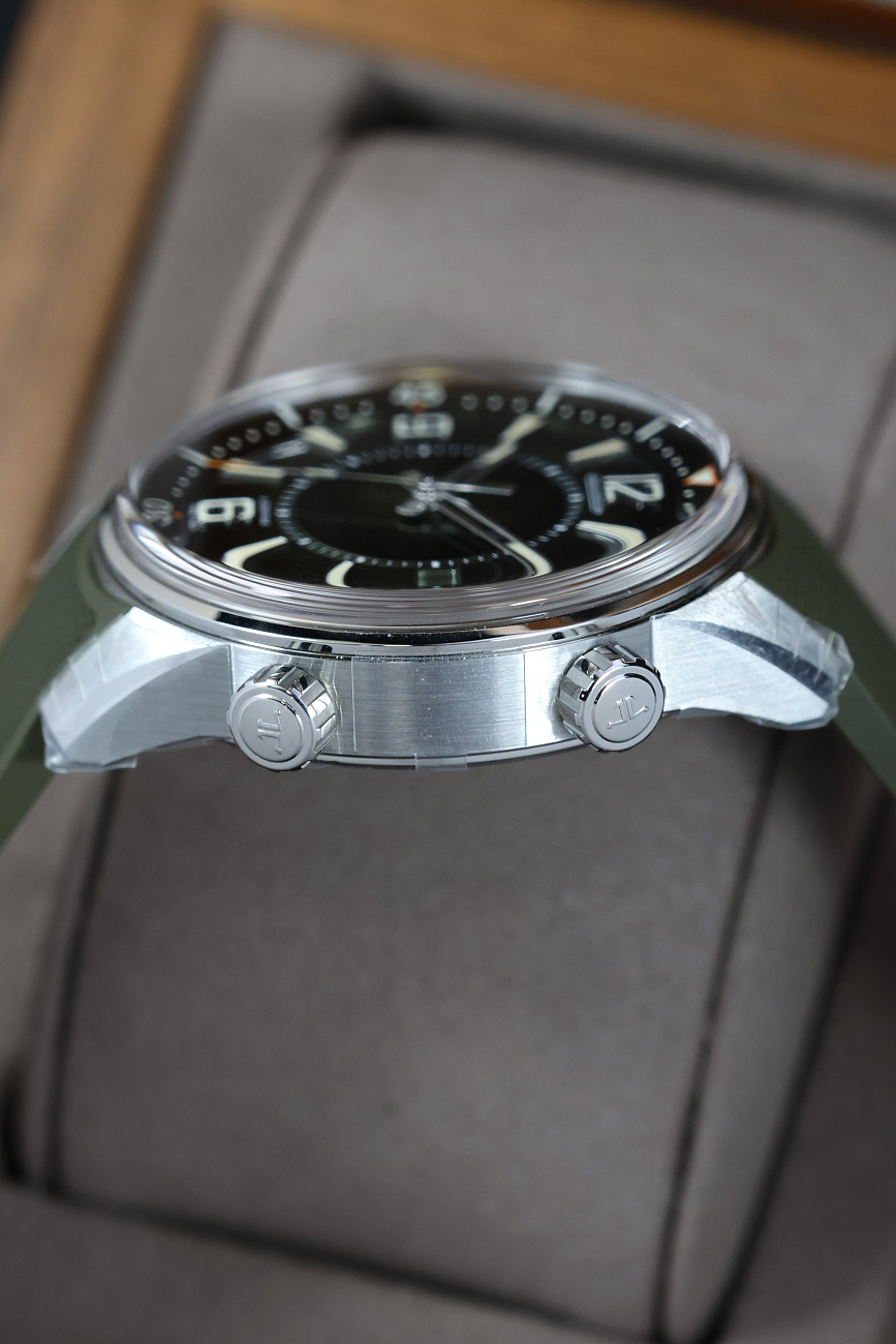 Часы Jaeger-LeCoultre  Polaris Date Olive  Q906863J