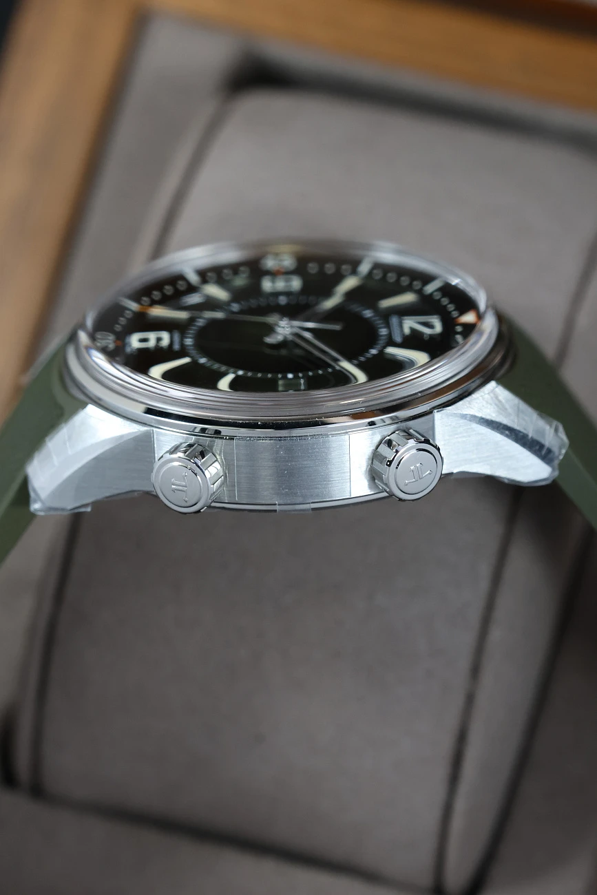 Часы Jaeger-LeCoultre  Polaris Date Olive  Q906863J