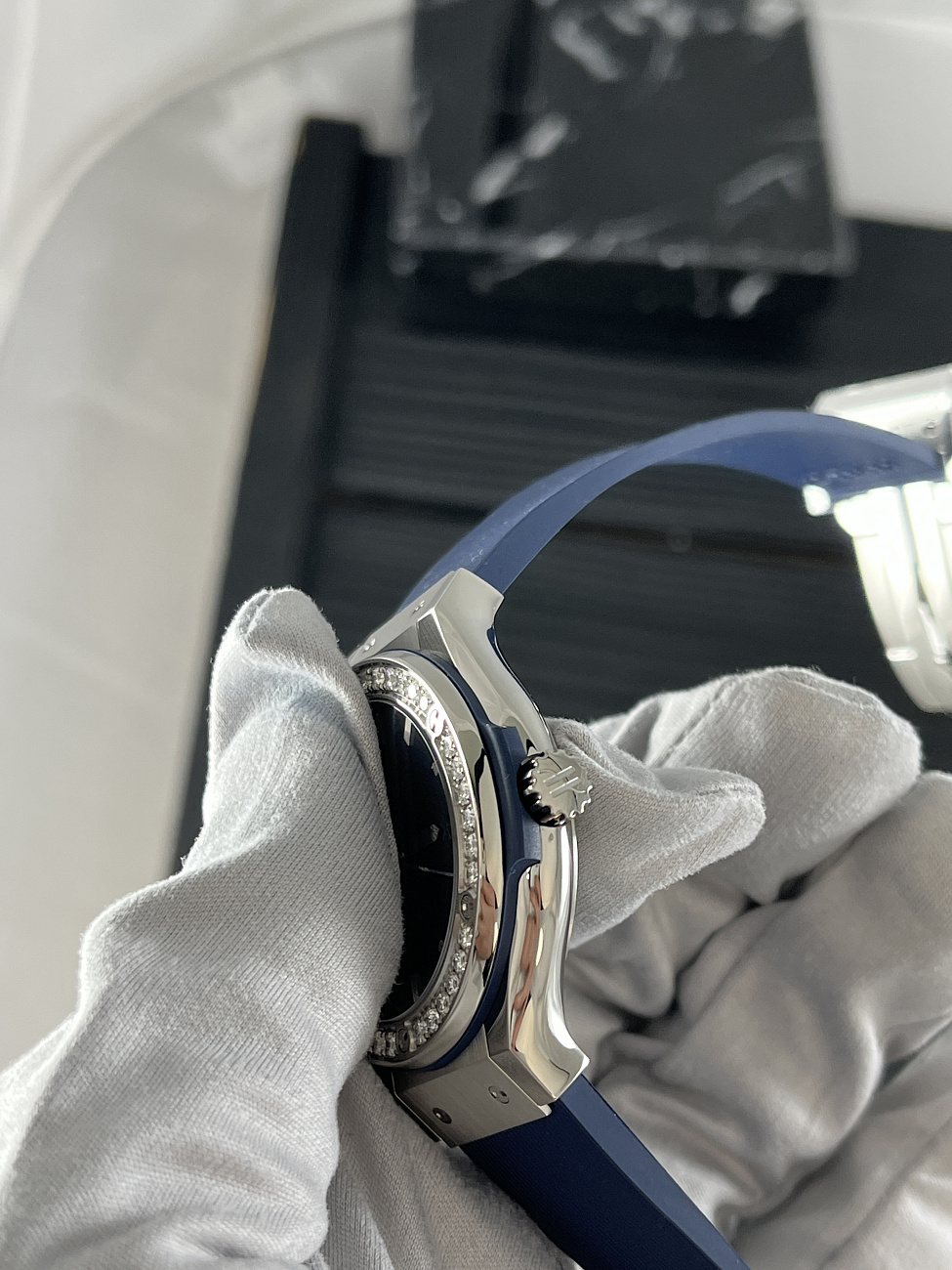 Часы Hublot  Classic Fusion Titanium Diamonds 38 Mm  565.NX.7170.RX.1204