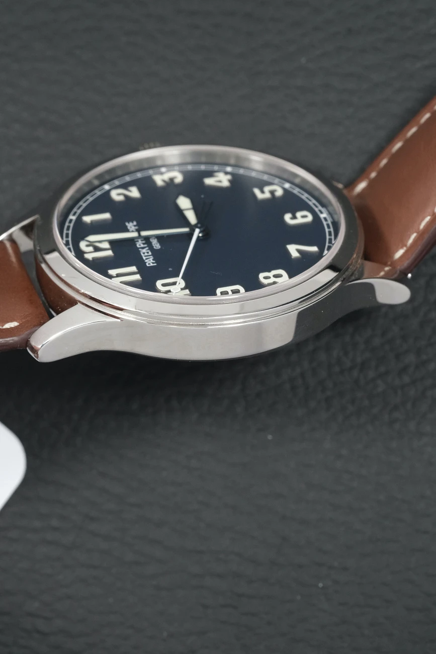 Часы Patek Philippe  Calatrava Pilot 5522A Calatrava Steel "New York" Limited  5522A-001