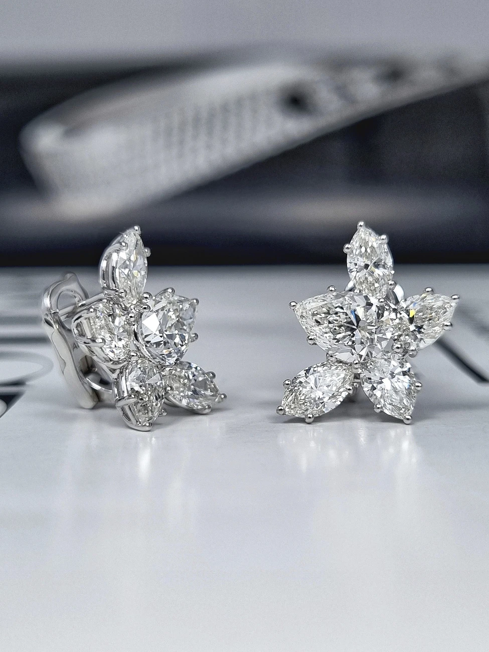 Украшение GIA  Cluster Diamond Earrings 4,65 ct. H/VS1   