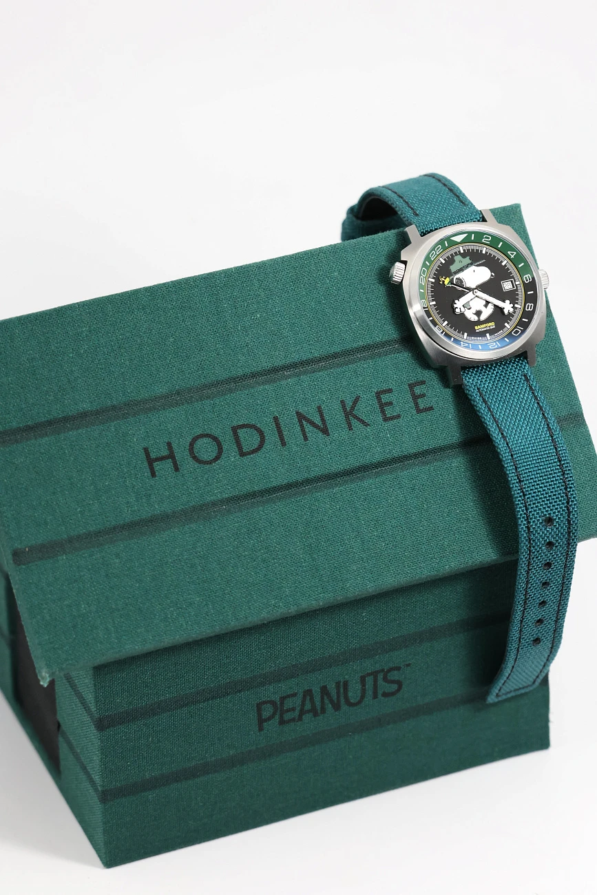 Часы Bamford   Limited Edition Peanuts "Beagle Scout" GMT Limited Edition For Hodinkee  SNOOPY H