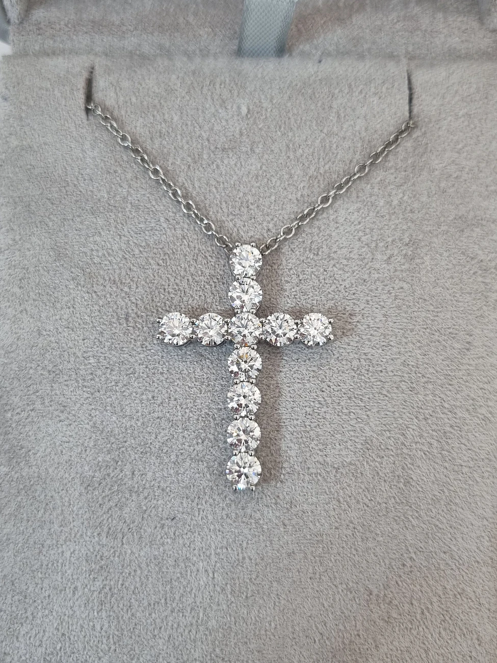 Украшение GIA  Крест с бриллиантами 3,84 ct. G/VVS2   