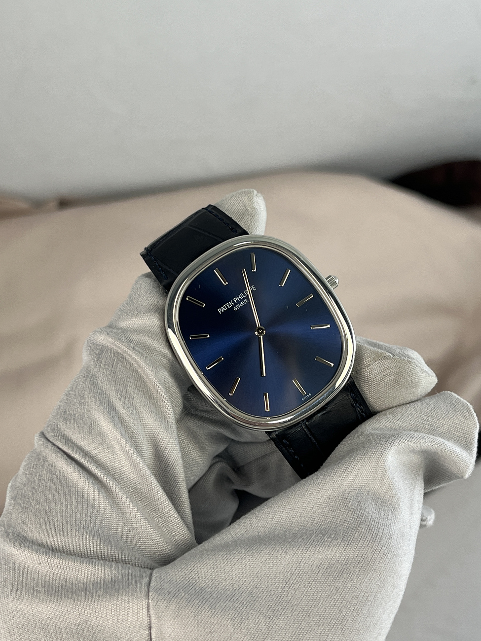 Часы Patek Philippe  Golden Ellipse Platinum  5738 P-001