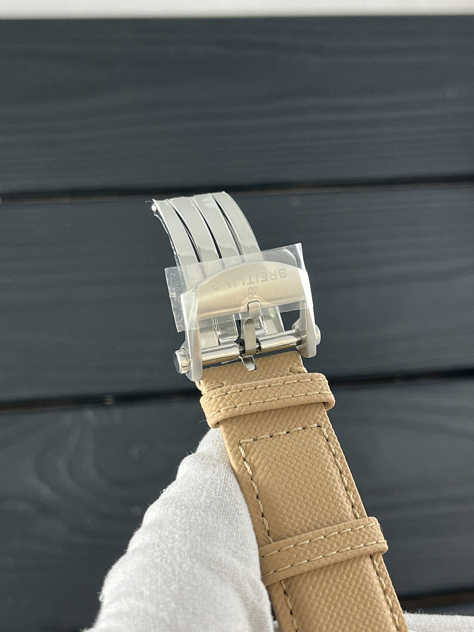 Часы Breitling  Avenger B01 Chronograph 44Mm  AB0147101A1X1