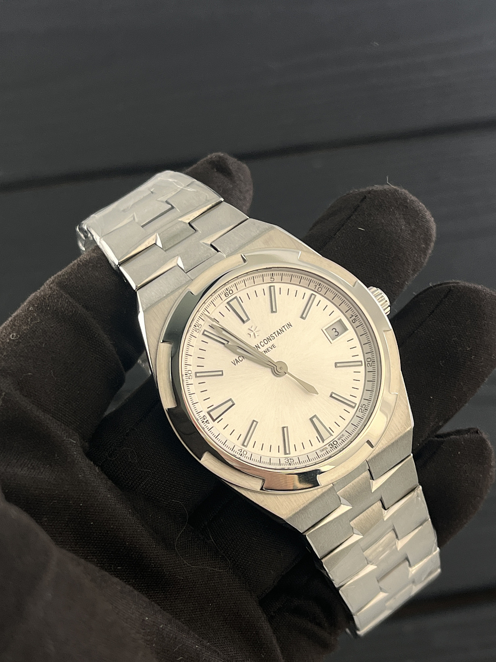 Часы Vacheron Constantin  Overseas Automatic Date 41 Mm  4500V/110A-B126