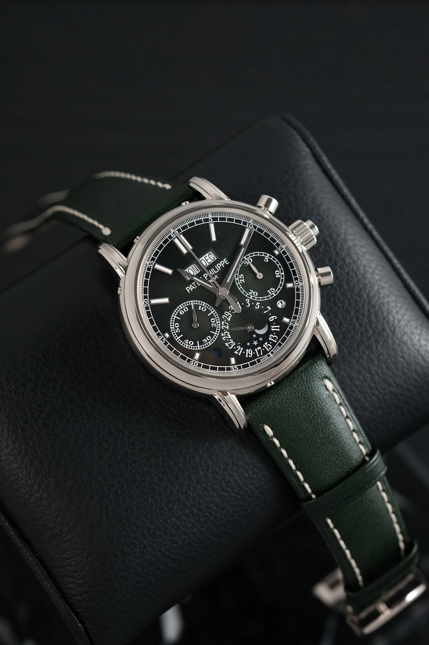 Часы Patek Philippe  Patek Philippe 5204G-001 - Grand Complications Perpetual Calendar White Gold  5204g-001