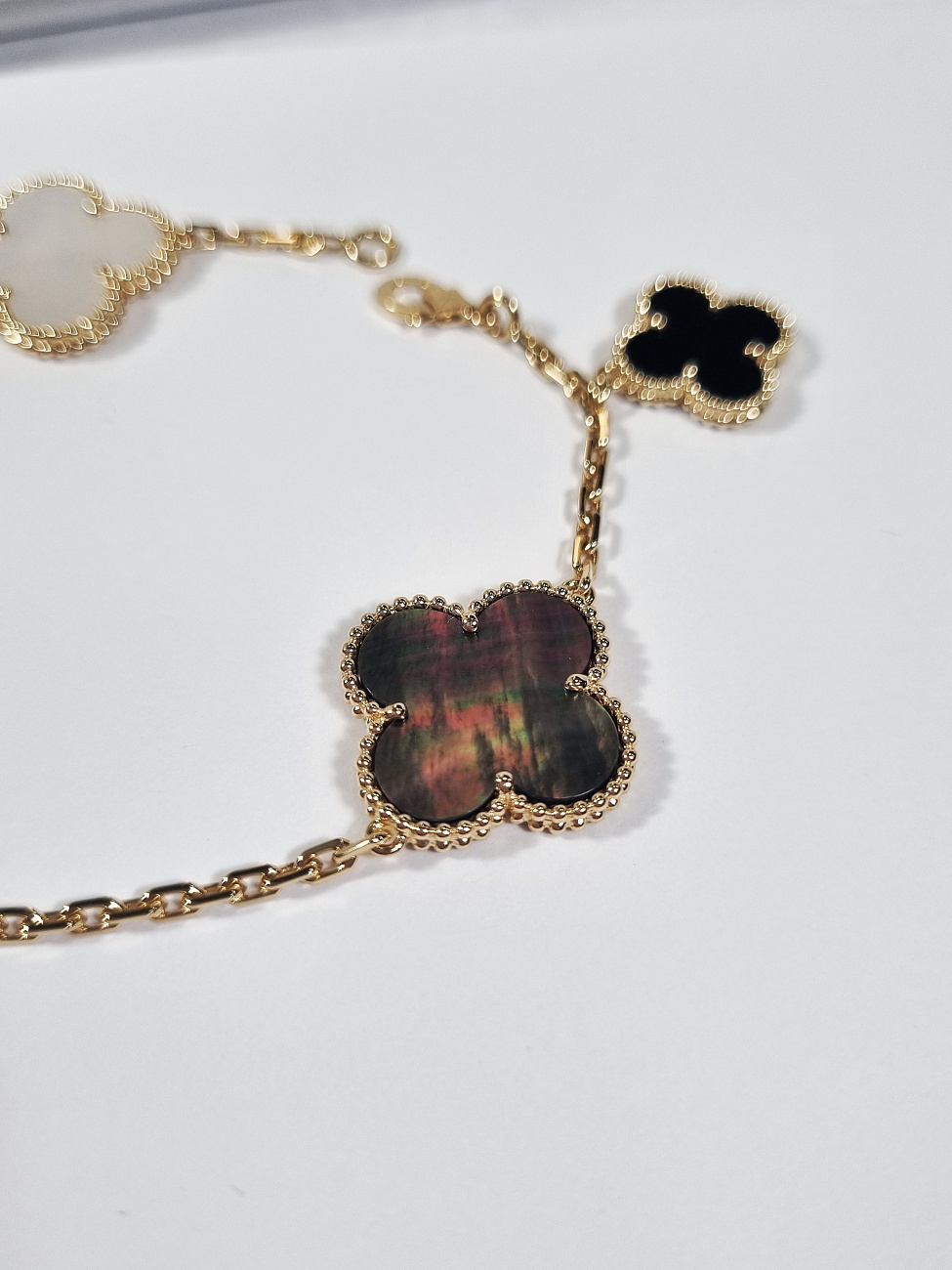 Украшение Van Cleef & Arpels  Magic Alhambra Bracelet, 5 Motifs  VCARD78700 