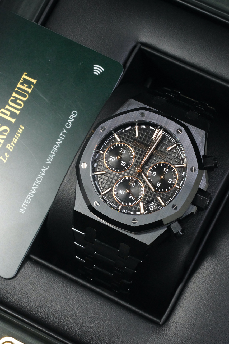 Часы Audemars Piguet  Royal Oak Selfwinding Chronograph Black Ceramic  26240CE.OO.1225CE.02