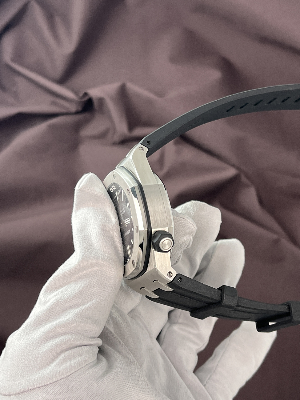 Часы Audemars Piguet  Royal Oak Offshore Diver 42Mm  15710ST.OO.A002CA.01