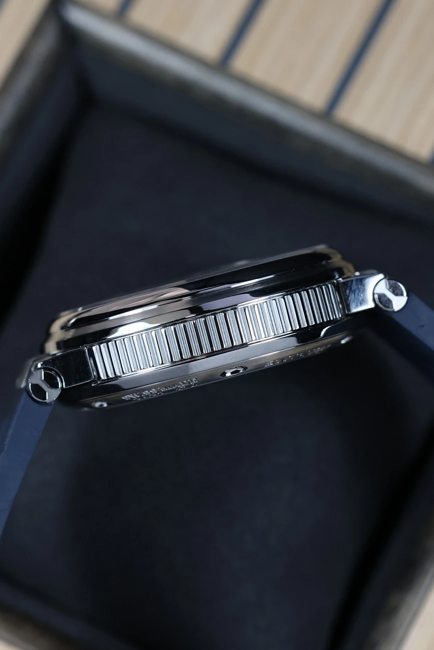 Часы Breguet  Marine Chronograph Titanium  5527TI/Y1/5WV
