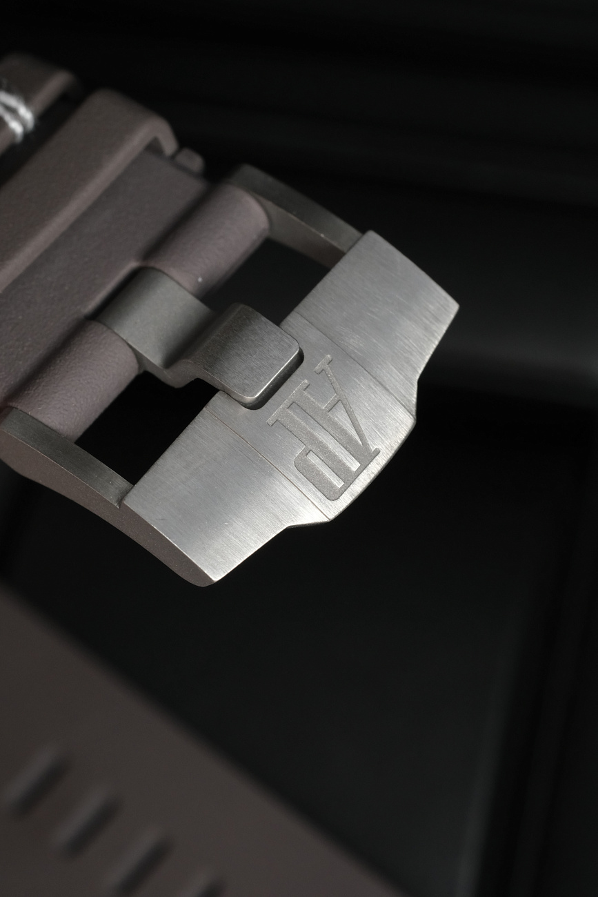 Часы Audemars Piguet  Royal Oak Offshore Michael Schumacher Chronograph Titanium 44 Mm  26568IM.00.A004CA.01