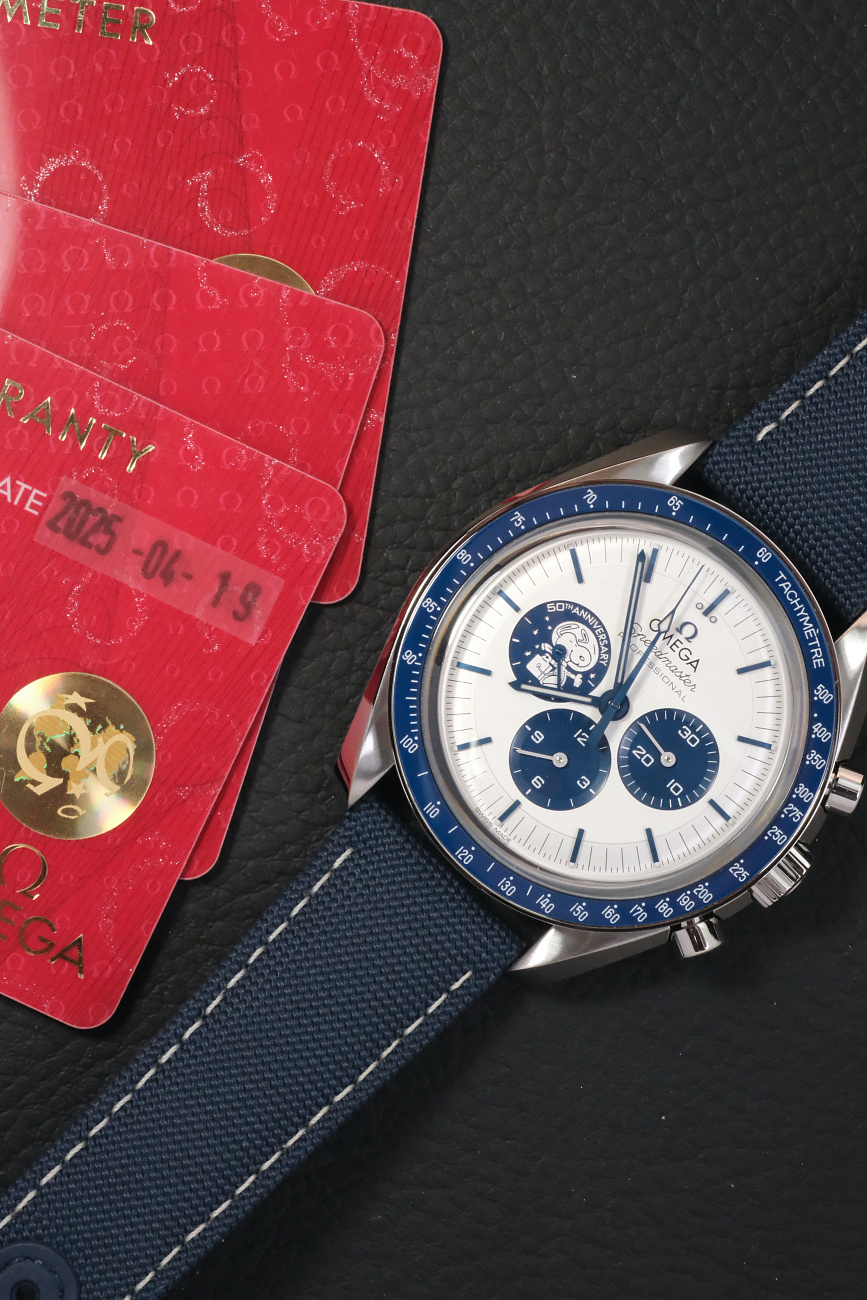 Часы Omega  Speedmaster Snoopy  310.32.42.50.02.001