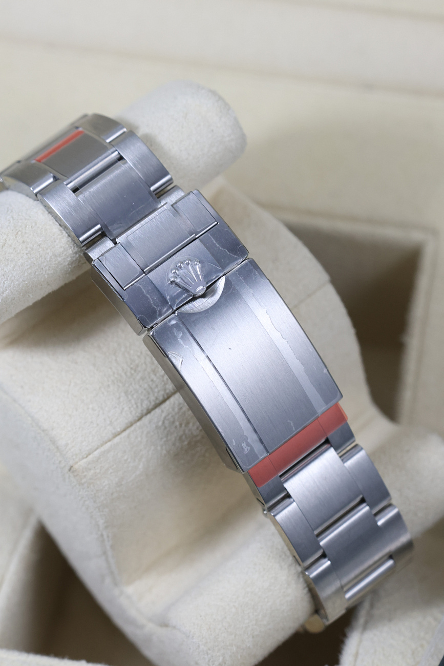 Часы Rolex  Explorer 40 mm "В ПЛЕНКАХ"  224270