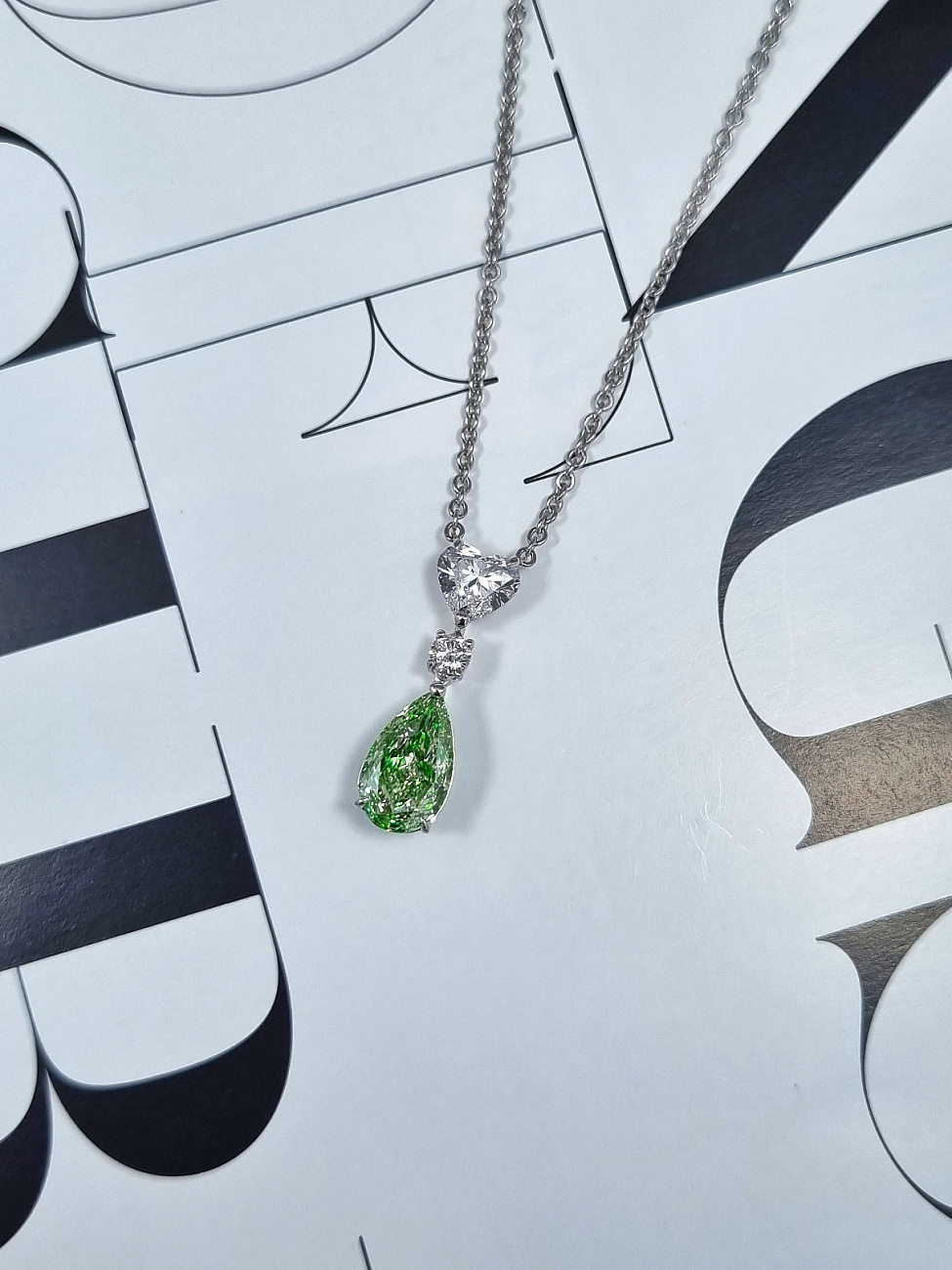 Украшение NO NAME  Колье 1,41 ct. Fancy Light Brownish Greenish Yellow/VS1   