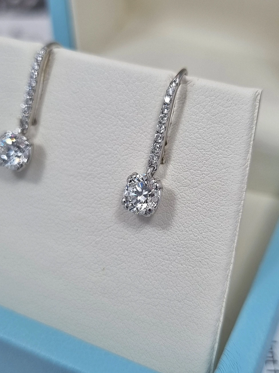 Украшение GIA  Серьги 0,73/0,73 ct. F/Internally Flawless "Round Diamond"   
