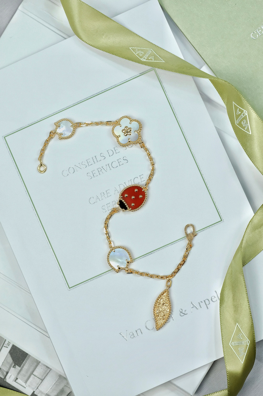 Украшение Van Cleef & Arpels  Браслет Lucky Spring, 5 Motifs  VCARP7RR00 