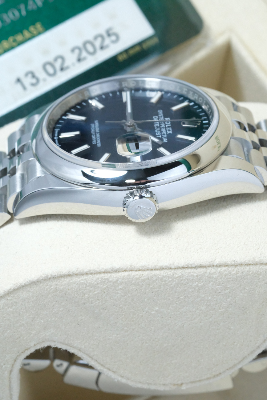 Часы Rolex  Oyster Perpetual Datejust 36Mm Blue Dial Jubilee Bracelet  126200