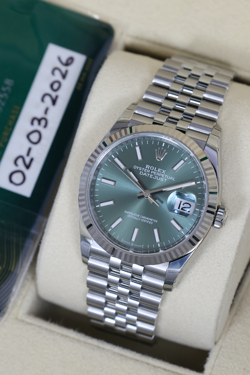 Часы Rolex  Datejust 36 mm Steel &amp; White Gold Mint Green Dial  126234