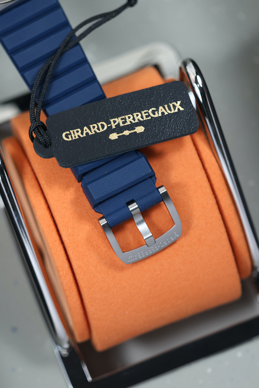 Часы Girard-Perregaux  DEEP DIVER  39500-21-3266-6CX
