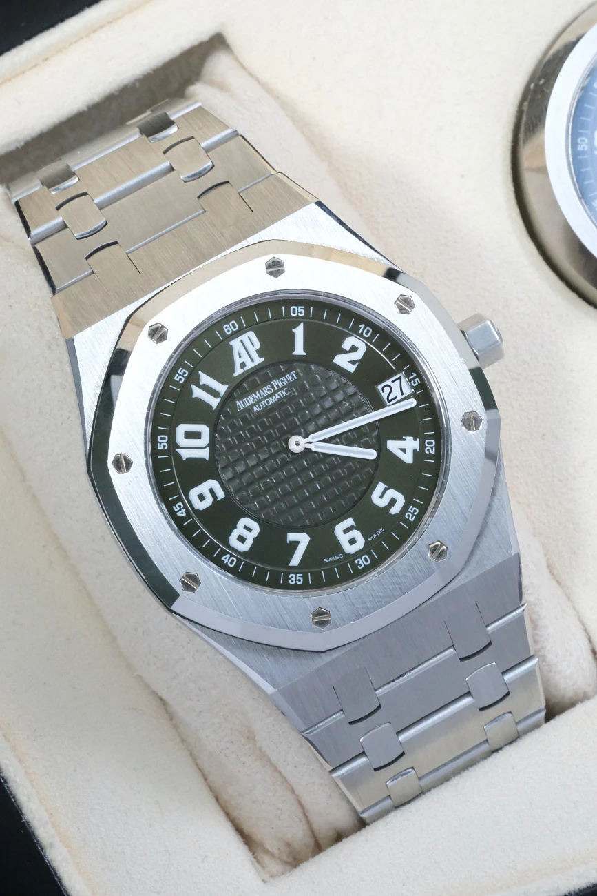 Часы Audemars Piguet  Royal Oak Extra-Thin Limited Edition For Italy  15128ST.OO.0944ST.01 