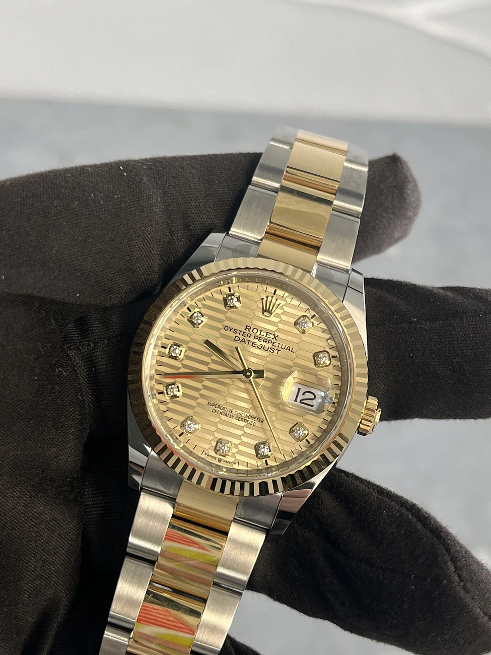Часы Rolex  Datejust Champagne Fluted Motif Dial And Diamonds  126233