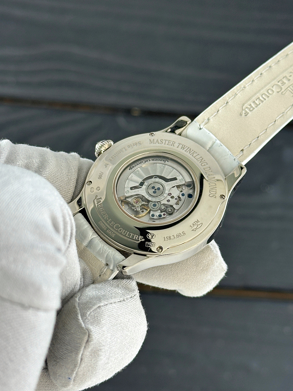 Часы Jaeger-LeCoultre  Master Twinkling Diamonds  Q1203402 158.3.60.S