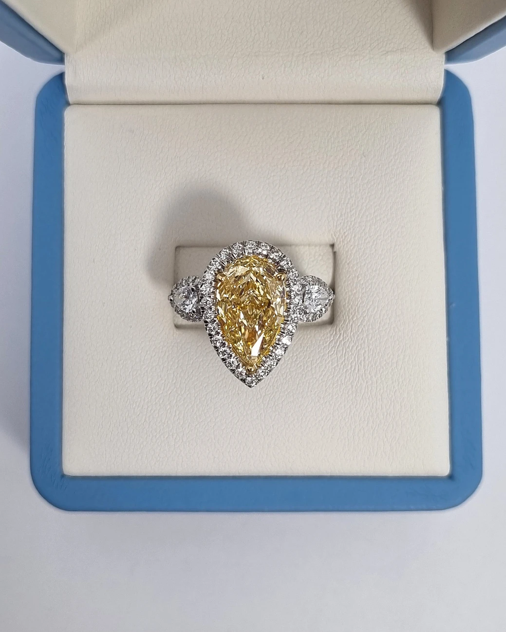 Украшение No Name  Кольцо С Бриллиантом 5,63 Ct. F.l.y/Vs1   