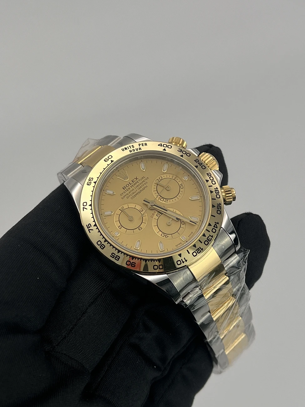 Часы Rolex  Oyster Perpetual Cosmograph Daytona Champagne Dial  116503
