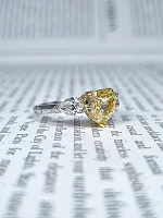 Украшение GIA  Кольцо 3,06 ct. Fancy Light Yellow/VS1 (Heart Diamond)   
