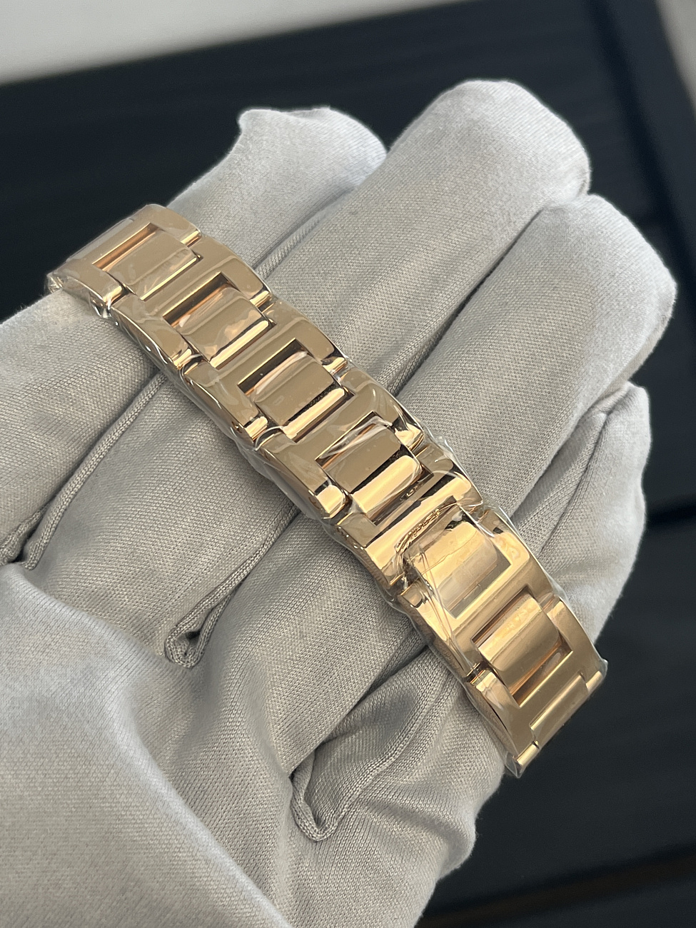 Часы Cartier  Ballon Bleu 28Mm Rose Gold  W69002Z2