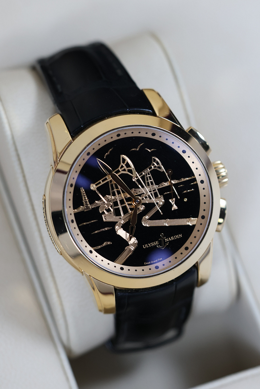 Часы Ulysse N  Hourstriker Oil Pump Rose Gold  6106-131/E2-OIL