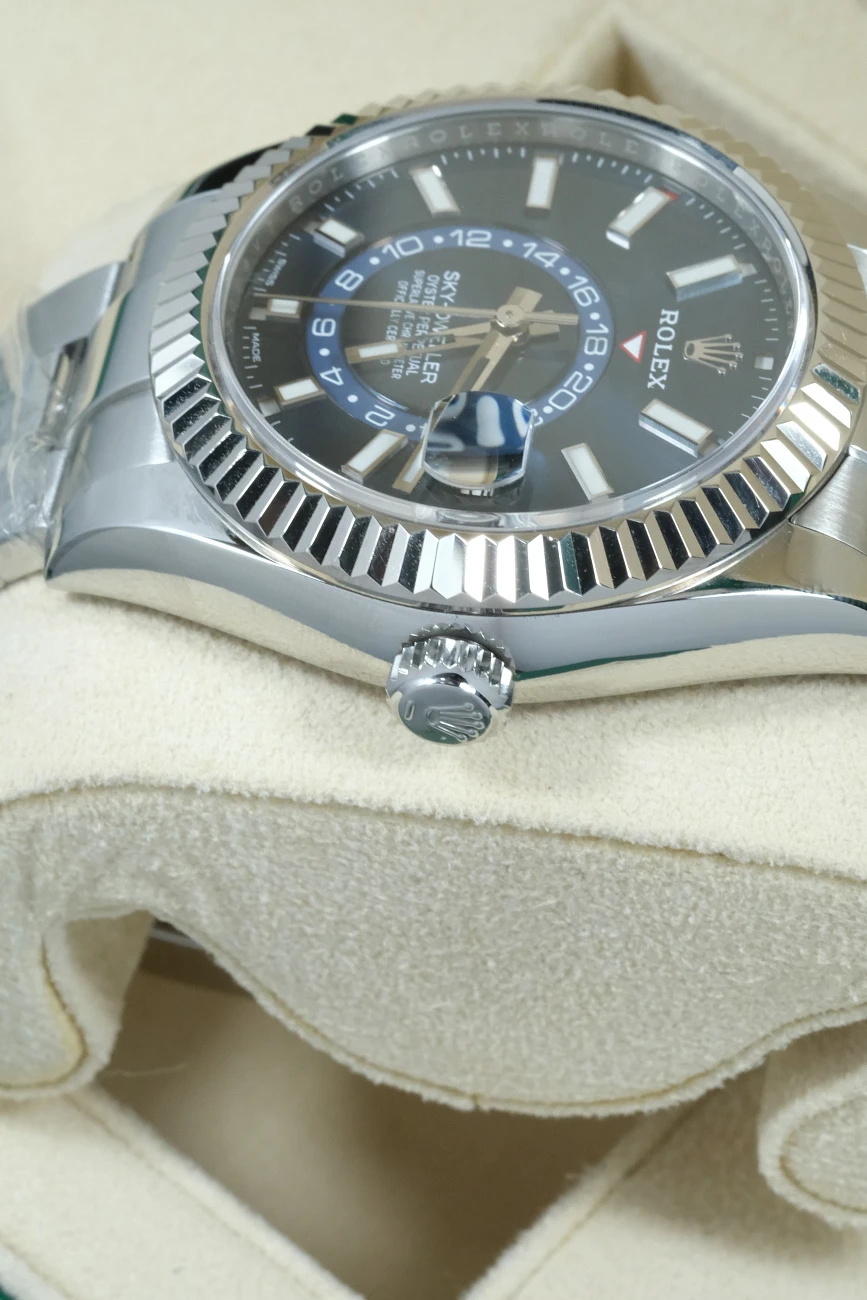 Часы Rolex  Sky-Dweller Blue Dial Oyster Bracelet  326934