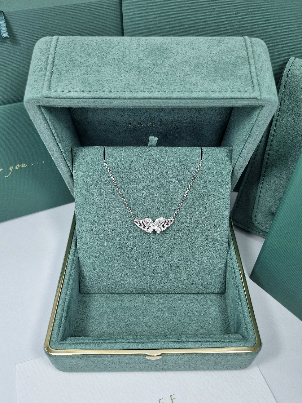 Украшение Graff  Butterfly Diamond Pendant  RGP852 