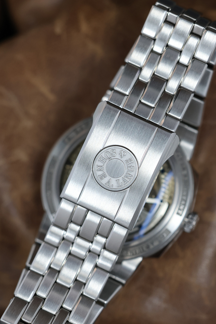 Часы A. Lange & Sohne  Odysseus Stainless Steel Blue Dial  363.179