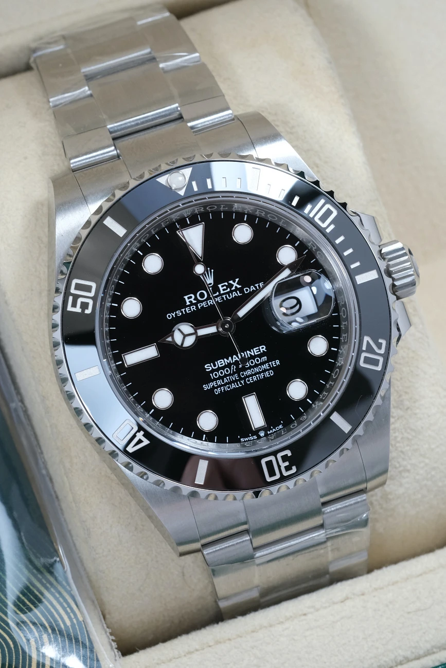 Часы Rolex  Oyster Perpetual Submariner Date  126610LN