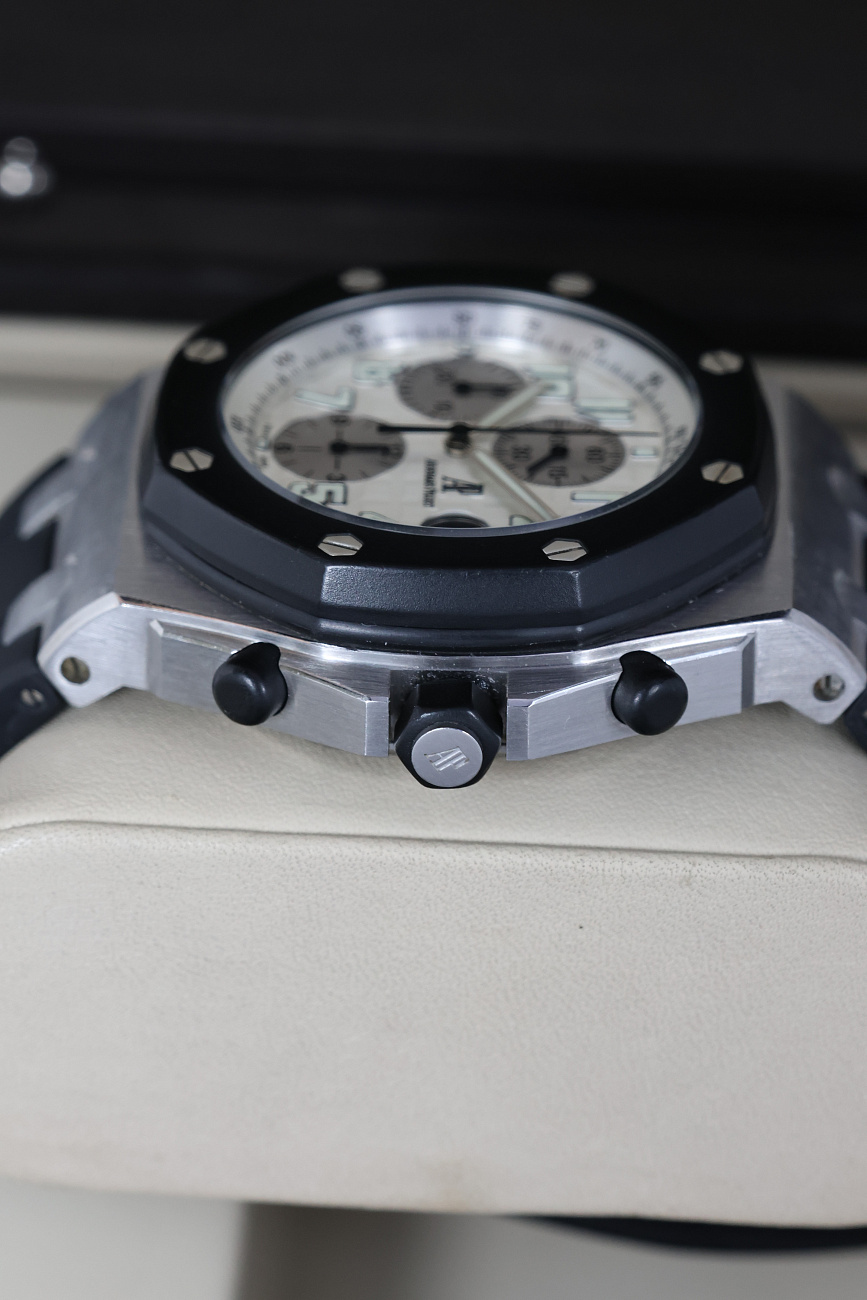 Часы Audemars Piguet  Audemars Piguet Royal Oak Offshore Rubber Clad  25940SK.OO.D002CA.02