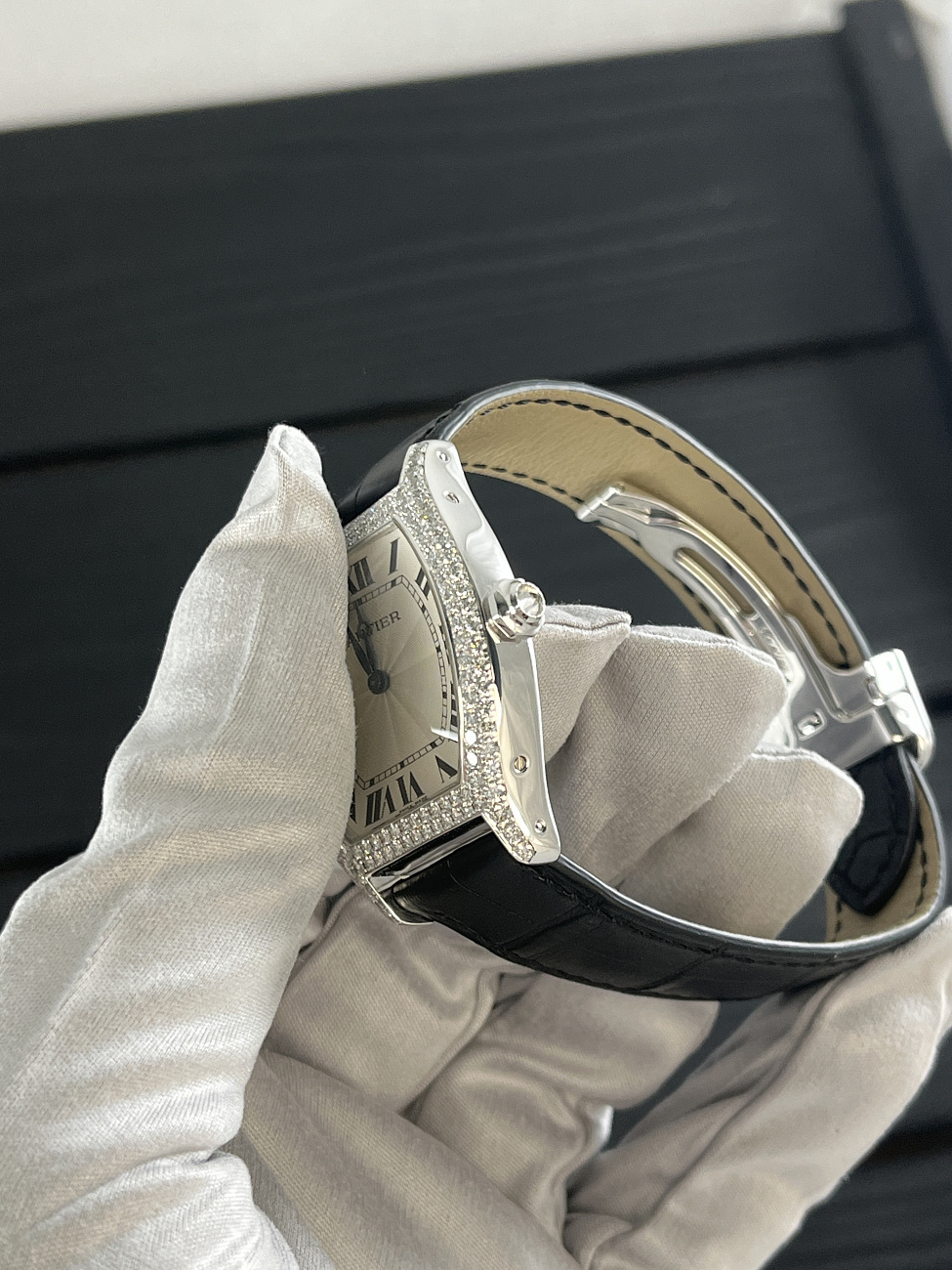 Часы Cartier  Tortue White Gold Diamond  WA504351