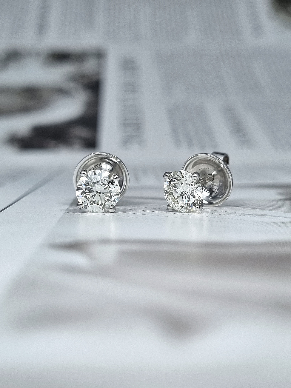 Украшение GIA  Серьги с бриллиантами 1,11/1,11 ct. L/VS2 (3 Excellent)   