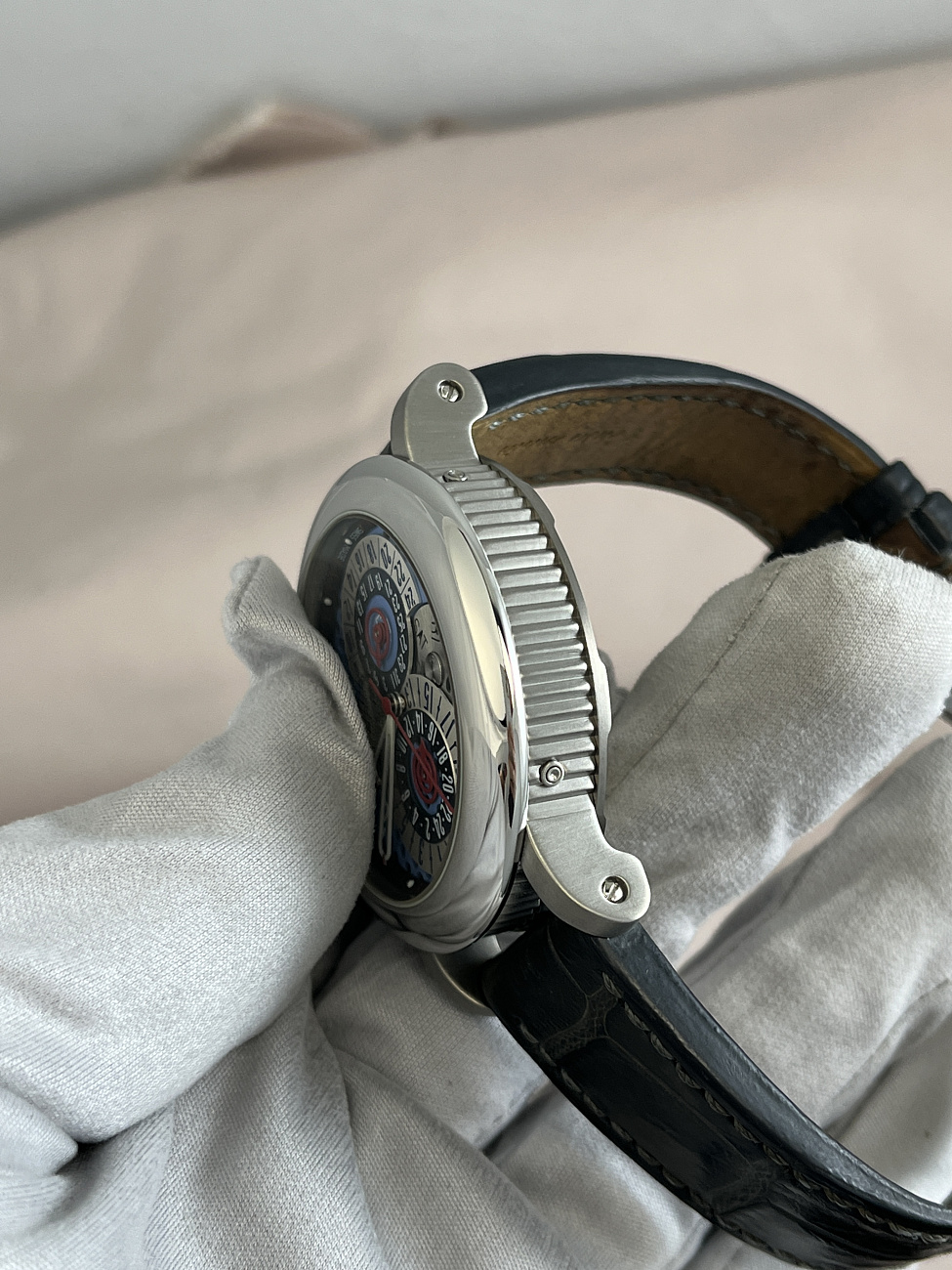 Часы Gerald Genta  Arena Perpetual Calendar  AQG.Y.87.129.CM.BD