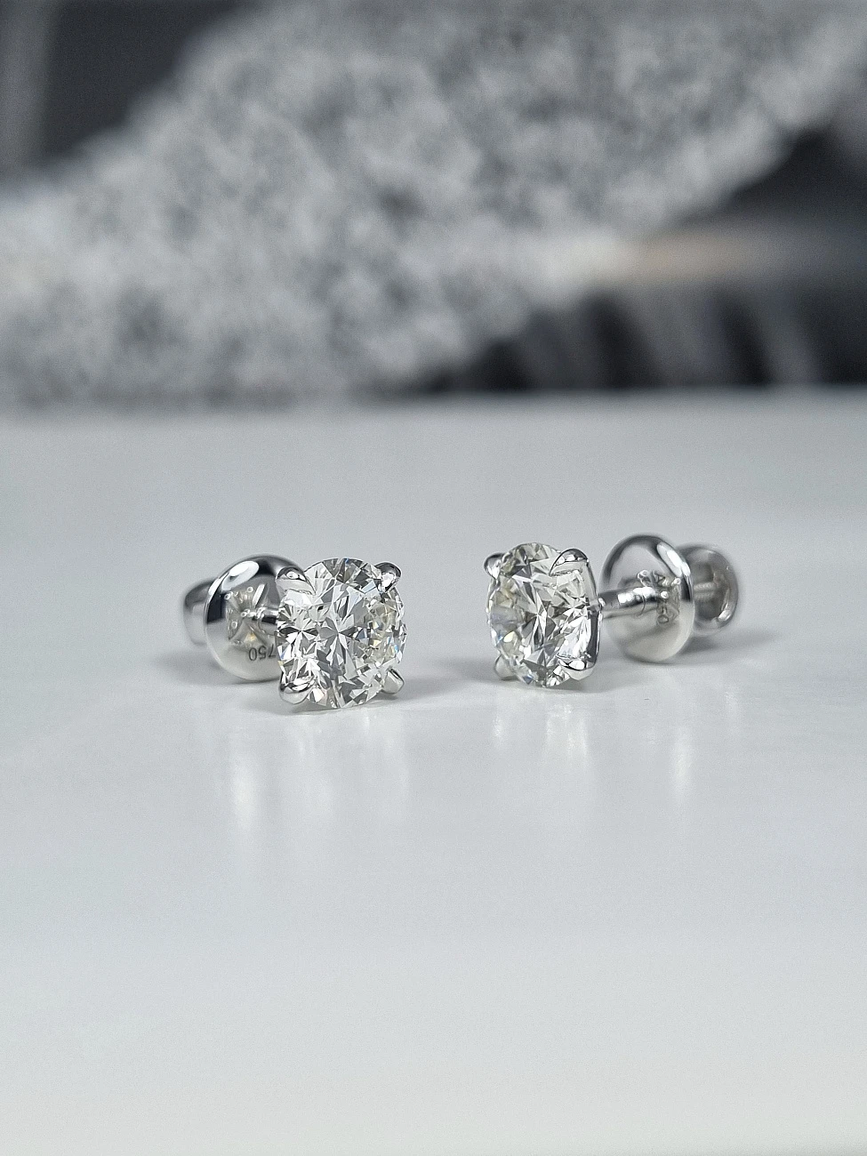Украшение GIA  Серьги 1,11/1,11 ct. K/VS2 (3 Excellent) Round Diamonds   