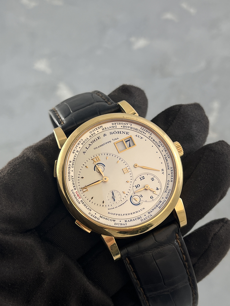 Часы A. Lange & Sohne  1 Time Zone  116.032